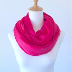 Pashmina Cashmere & Silk Scarf. Bright pink. Handmade in Italy.